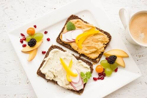 sandwich at prutas sa keto diet